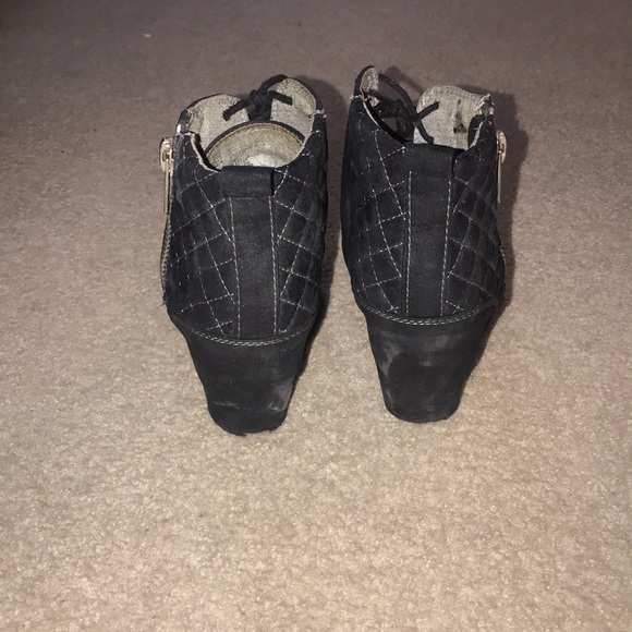 BONGO Black Wedge Heels - Picture 3 of 8